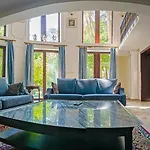 Villa With Outdoor Pool Warsaw