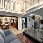 Villa With Outdoor Pool Warsaw *