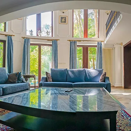 Villa With Outdoor Pool Warsaw