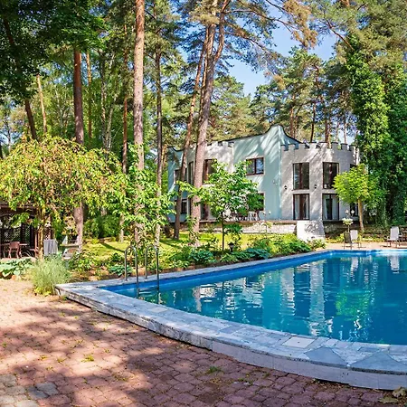 With Outdoor Pool Warsaw Villa *
