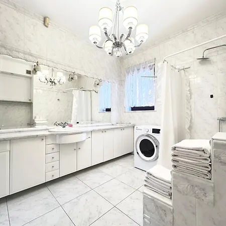 With Outdoor Pool Warsaw * Magdalenka