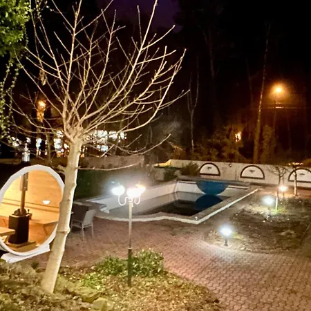 With Outdoor Pool Warsaw * Magdalenka