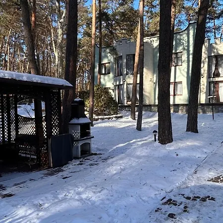 Вилла With Outdoor Pool Warsaw