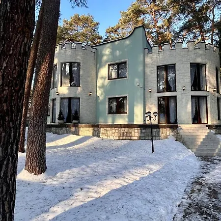 With Outdoor Pool Warsaw * Magdalenka