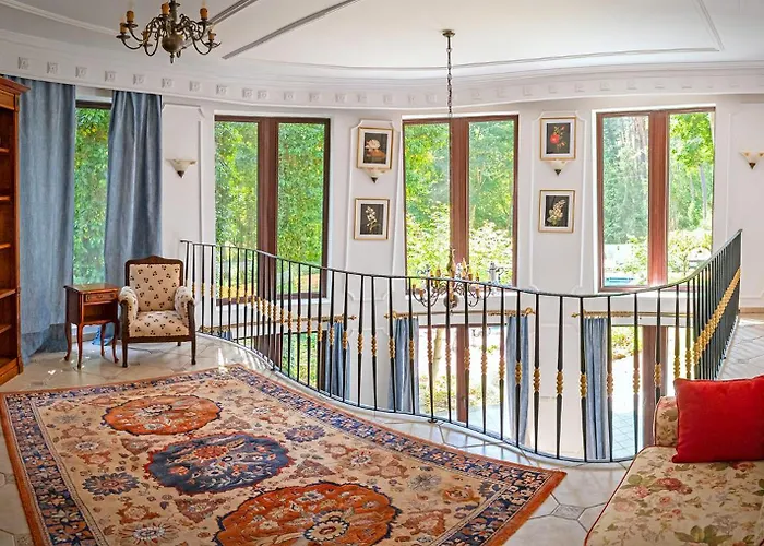 Вилла With Outdoor Pool Warsaw