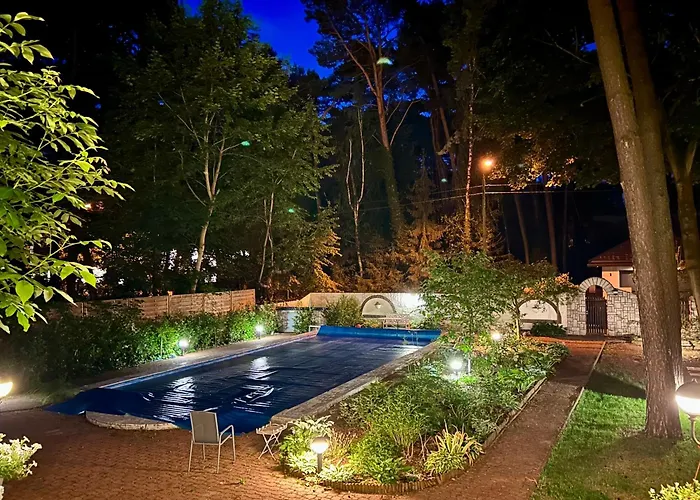 With Outdoor Pool Warsaw Вилла Magdalenka