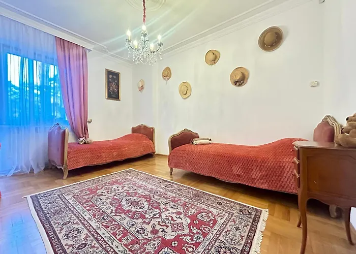 With Outdoor Pool Warsaw Вилла