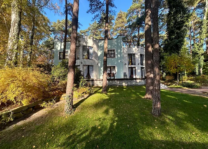 With Outdoor Pool Warsaw Вилла *