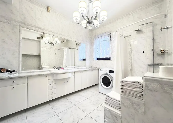 With Outdoor Pool Warsaw * Magdalenka