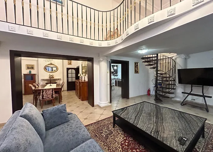 Вилла With Outdoor Pool Warsaw *