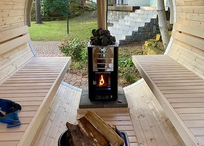 With Outdoor Pool Warsaw Вилла *