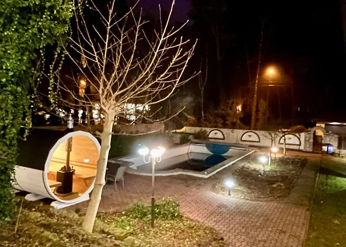 With Outdoor Pool Warsaw * Magdalenka