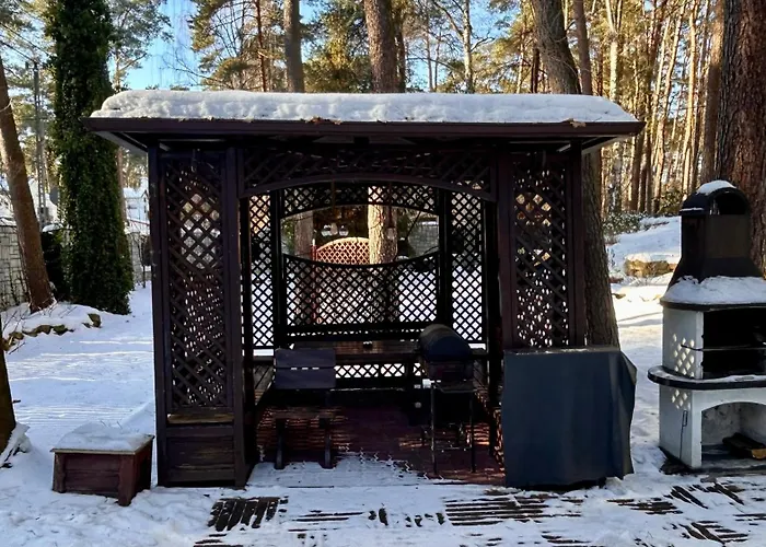 With Outdoor Pool Warsaw Вилла Magdalenka