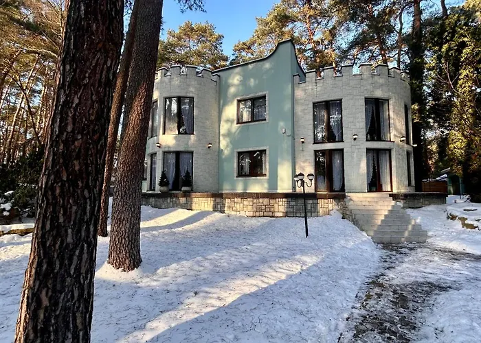 With Outdoor Pool Warsaw * Magdalenka